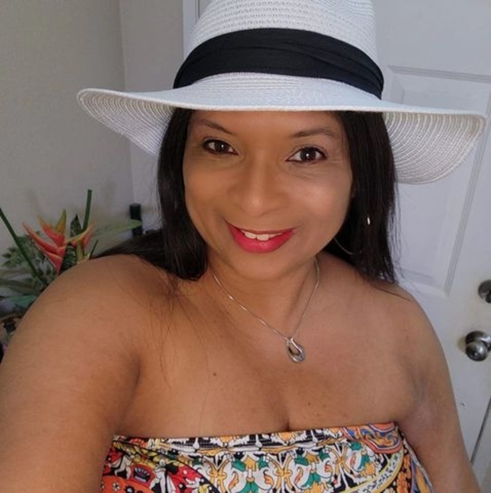 Meet your Posher, Regina